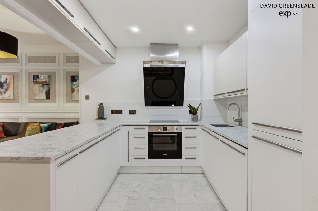 Property photo 2 of 26