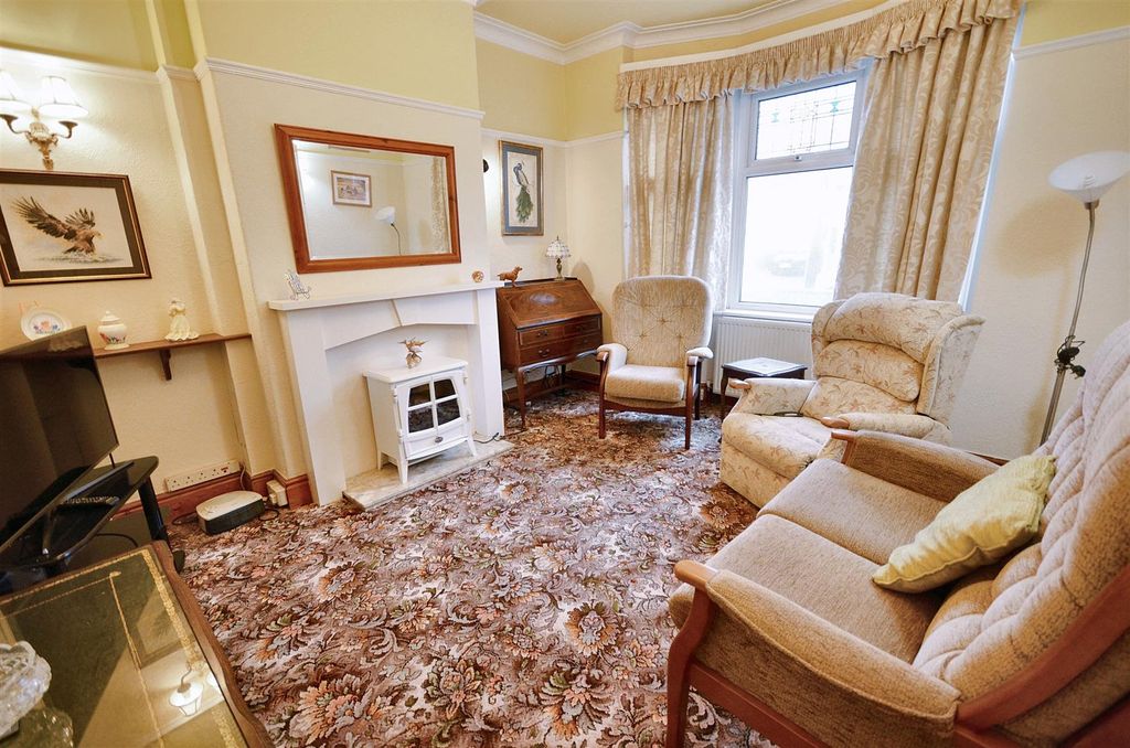 Property photo 2 of 15 Sitting Room