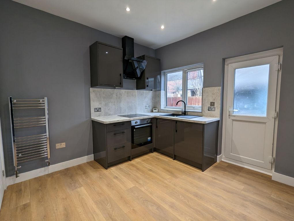 Property photo 2 of 8 Kitchen