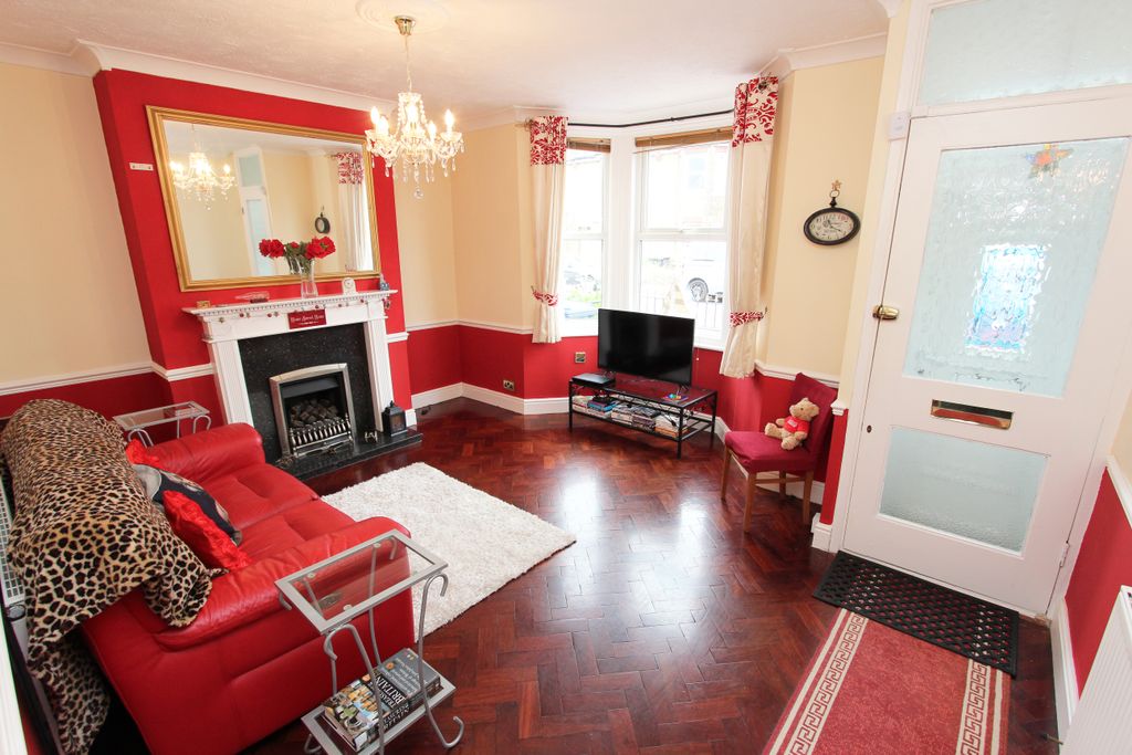 Property photo 3 of 19 Front Room 2