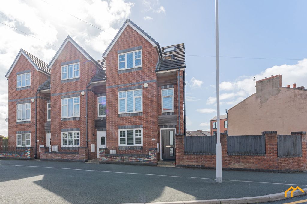 Property photo 1 of 23