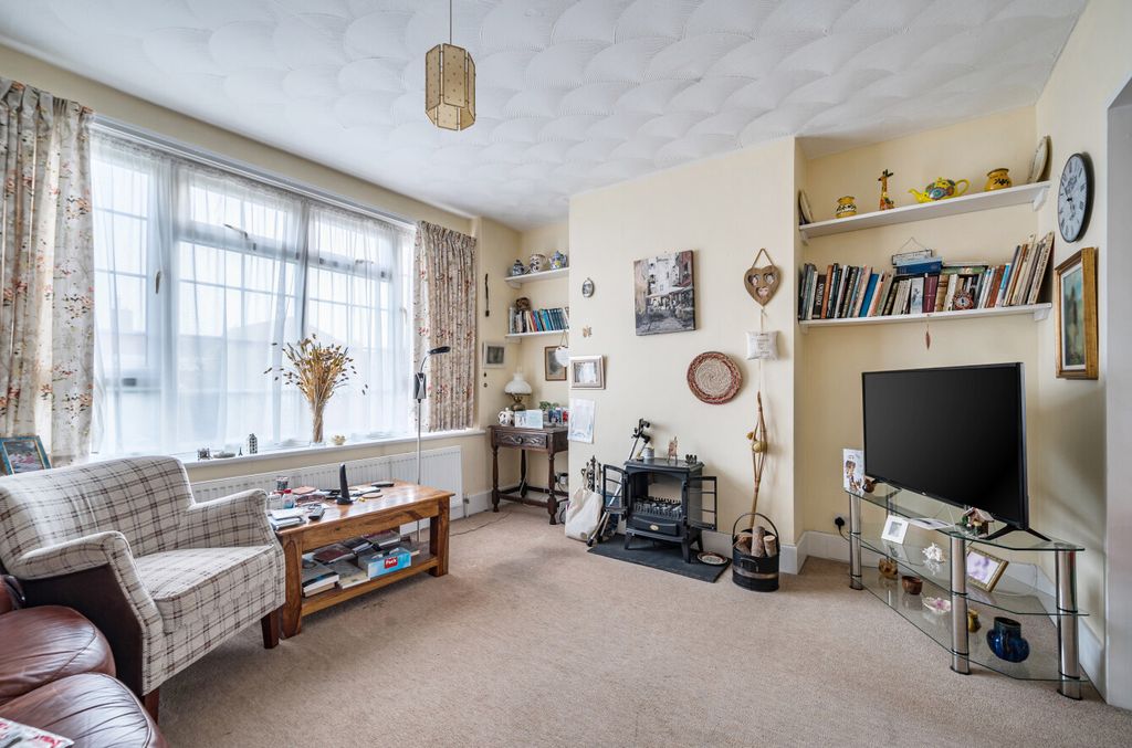 Property photo 2 of 15 1435203-15-69c179...