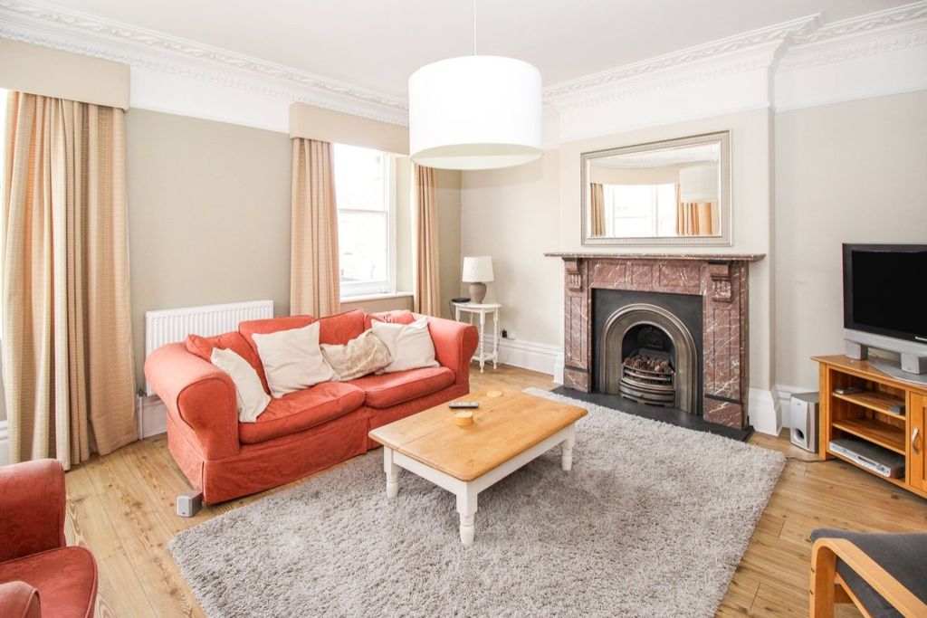 Property photo 2 of 8 Communal Living Room