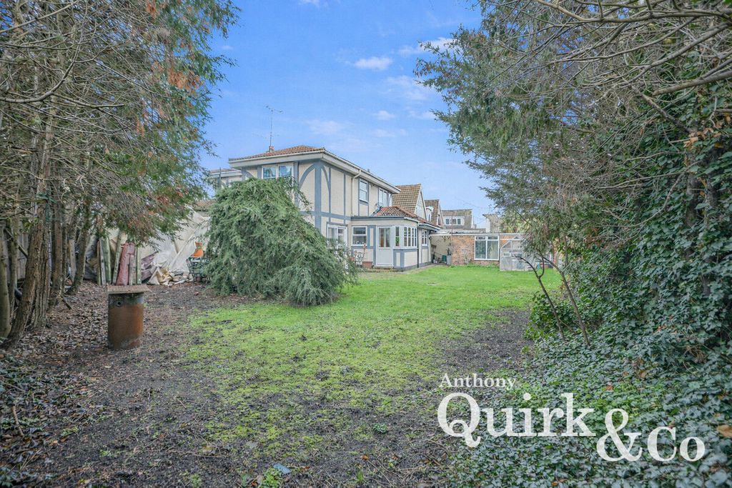 Property photo 2 of 24