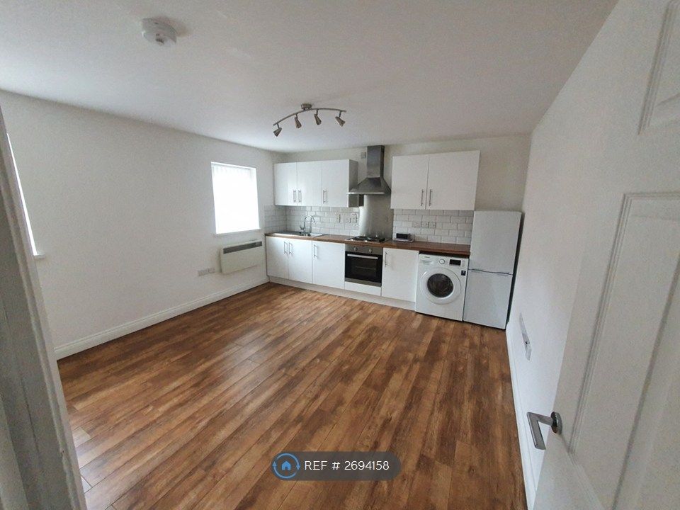 Property photo 2 of 9 Lounge/Kitchen 1