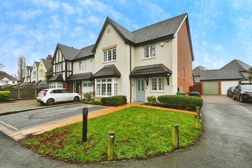 Property photo 2 of 26