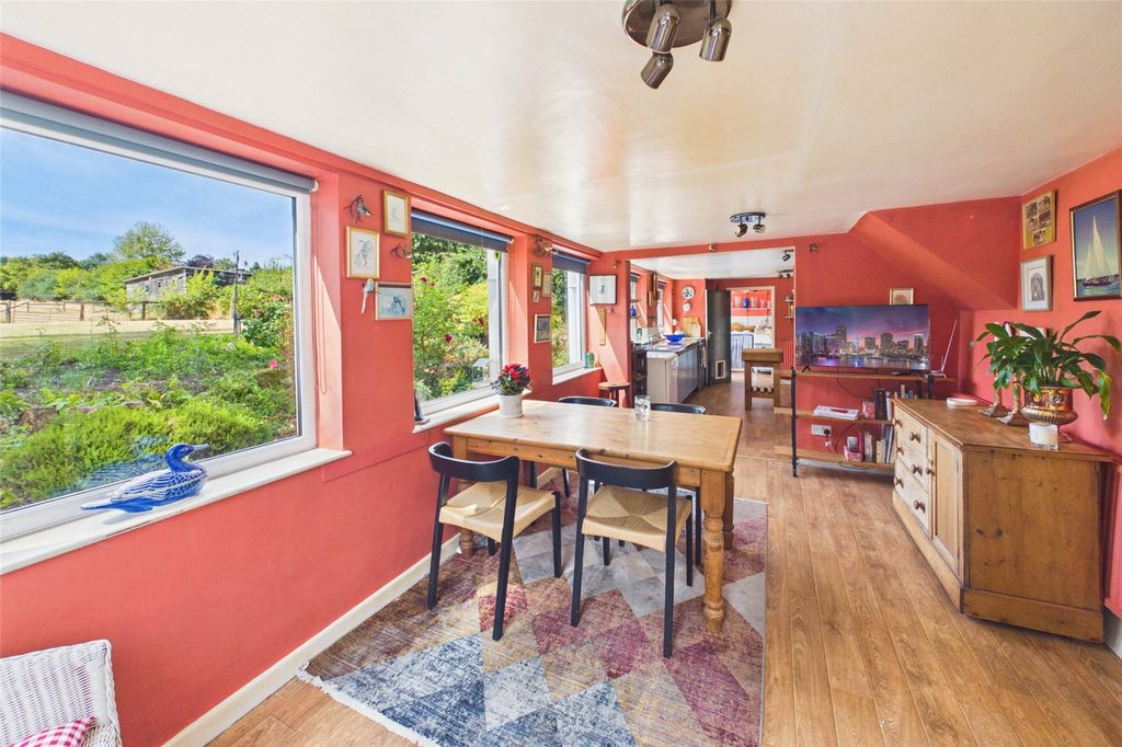 Property photo 2 of 40 Picture No. 02