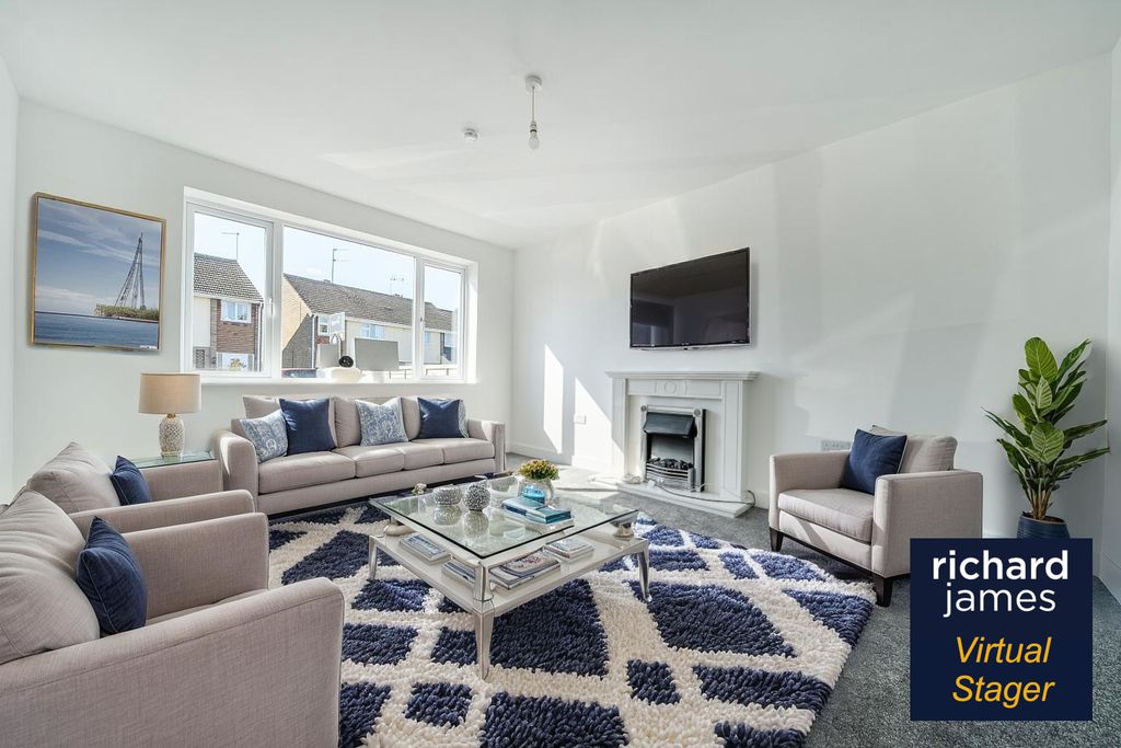 Property photo 1 of 8 Livingroom1