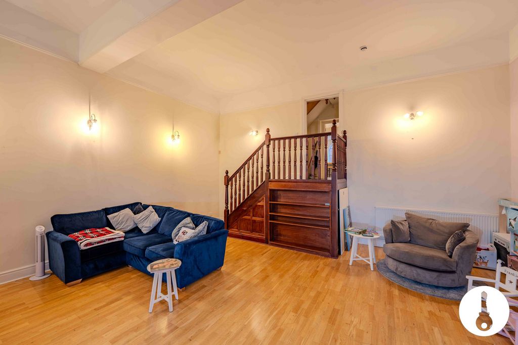 Property photo 3 of 30