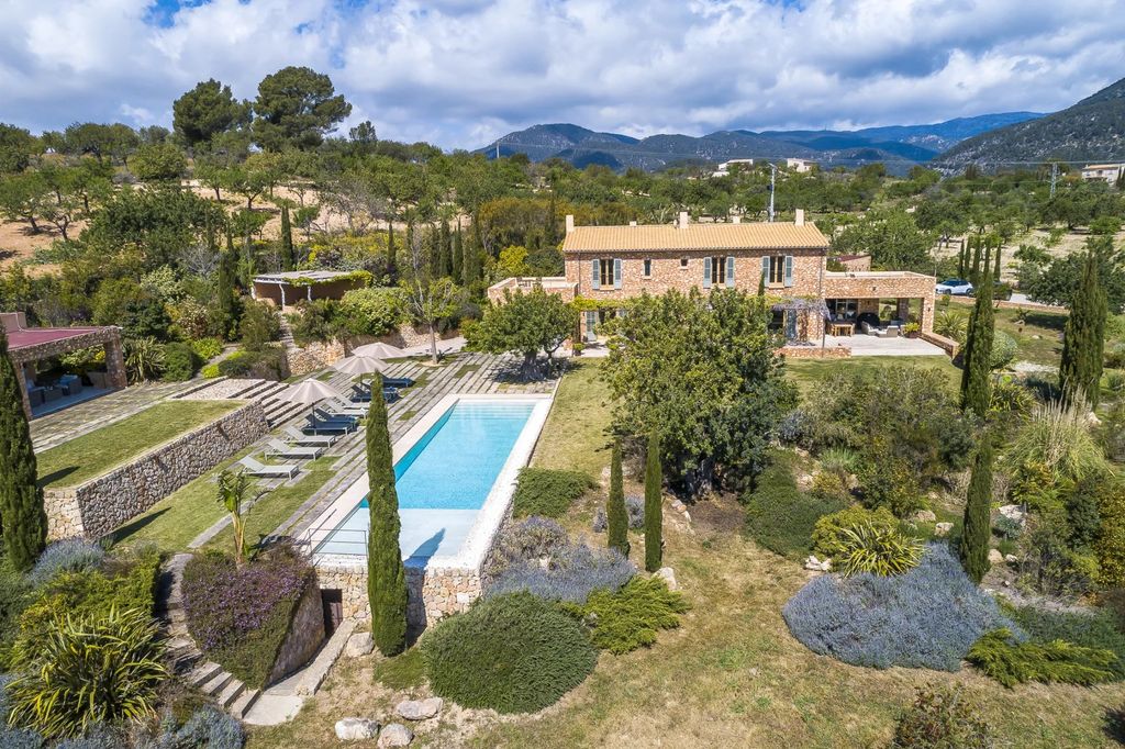 Property photo 1 of 32