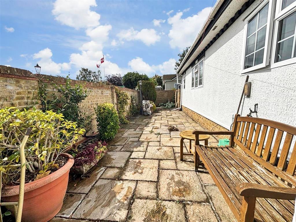 Property photo 3 of 13 Garden