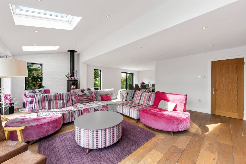 Property photo 3 of 25 Living/Dining Room