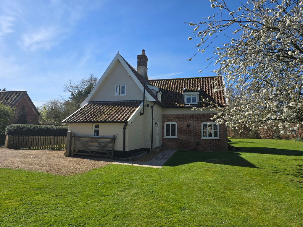 Property photo 1 of 37