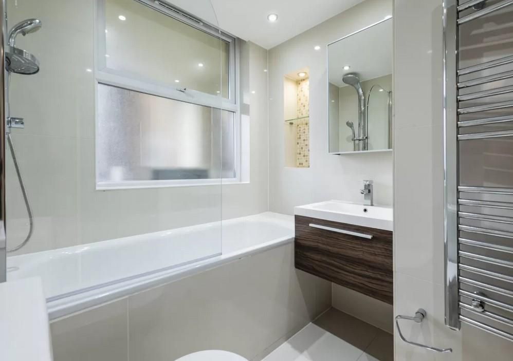 Property photo 2 of 20 Bathroom 1.Jpg