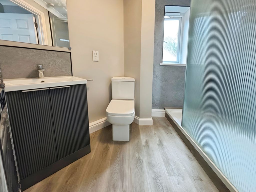 Property photo 3 of 16 F4604Ea7-Somerset 203