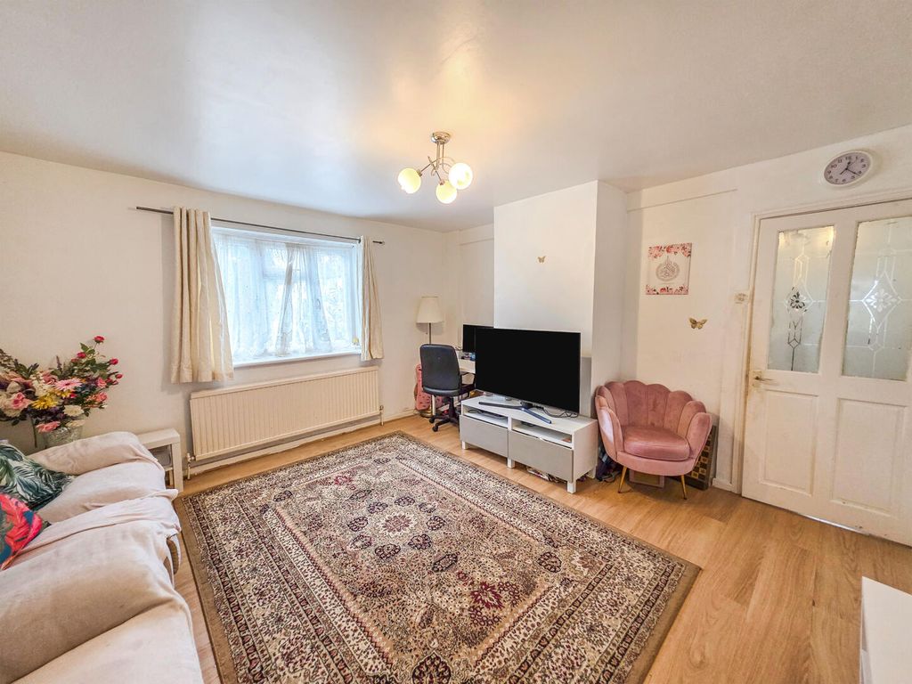 Property photo 3 of 13 Living Room