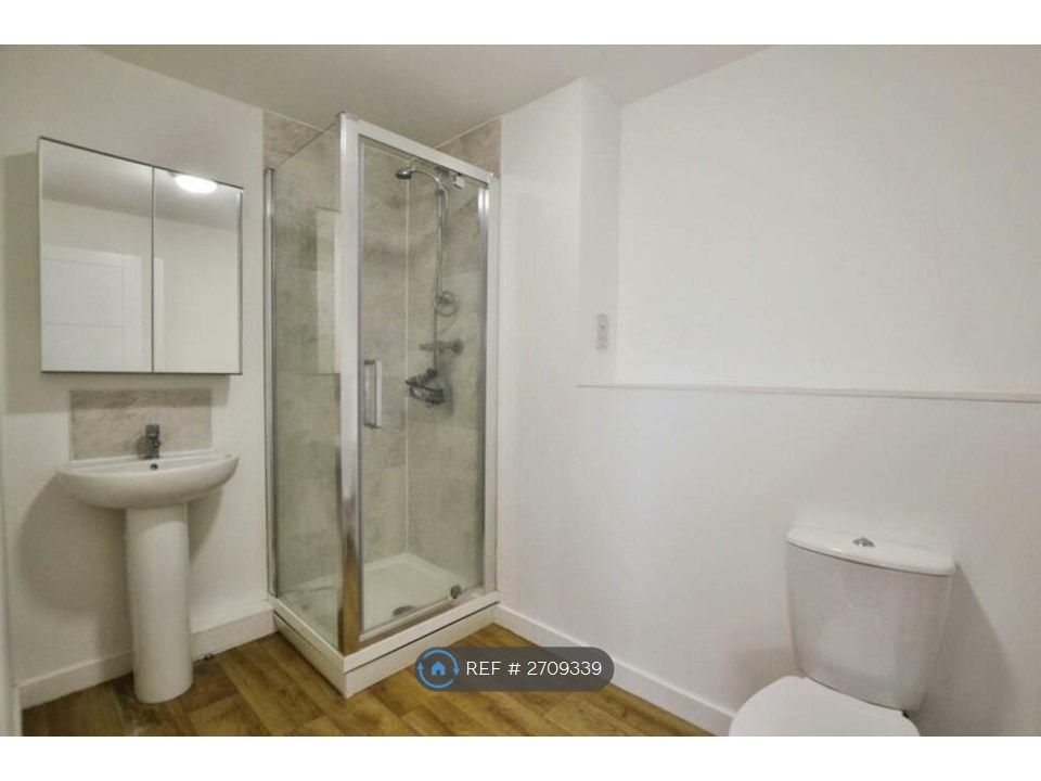 Property photo 2 of 3 En-Suite