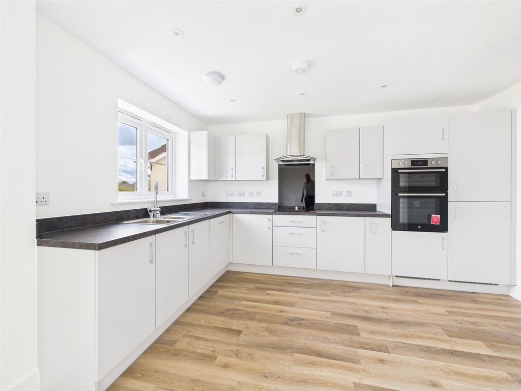 Property photo 3 of 18 Picture No. 10