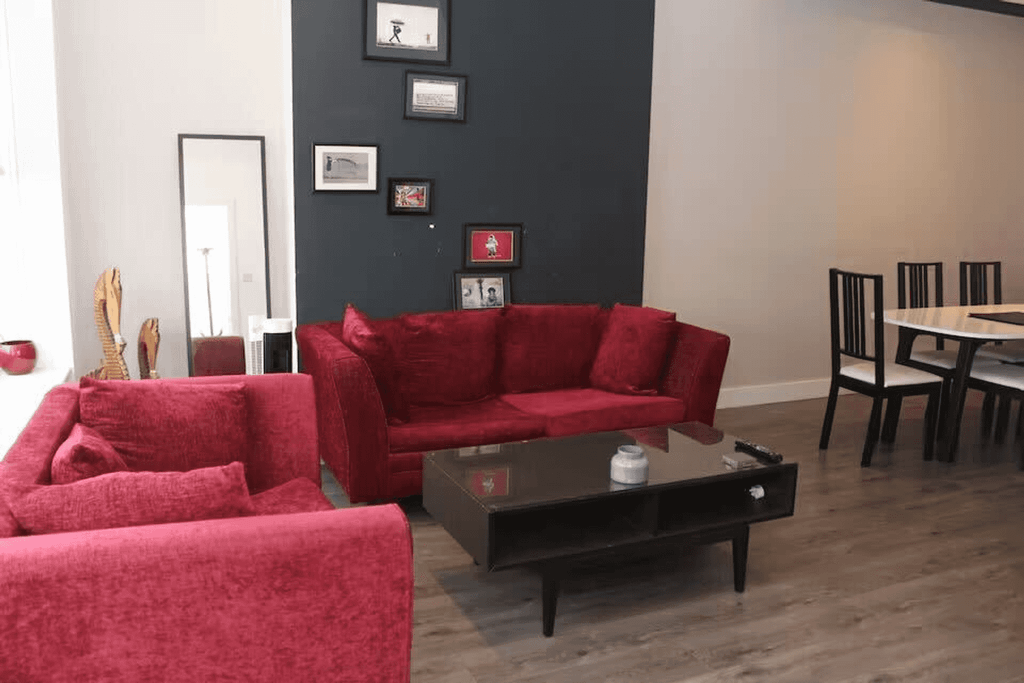 Property photo 2 of 9