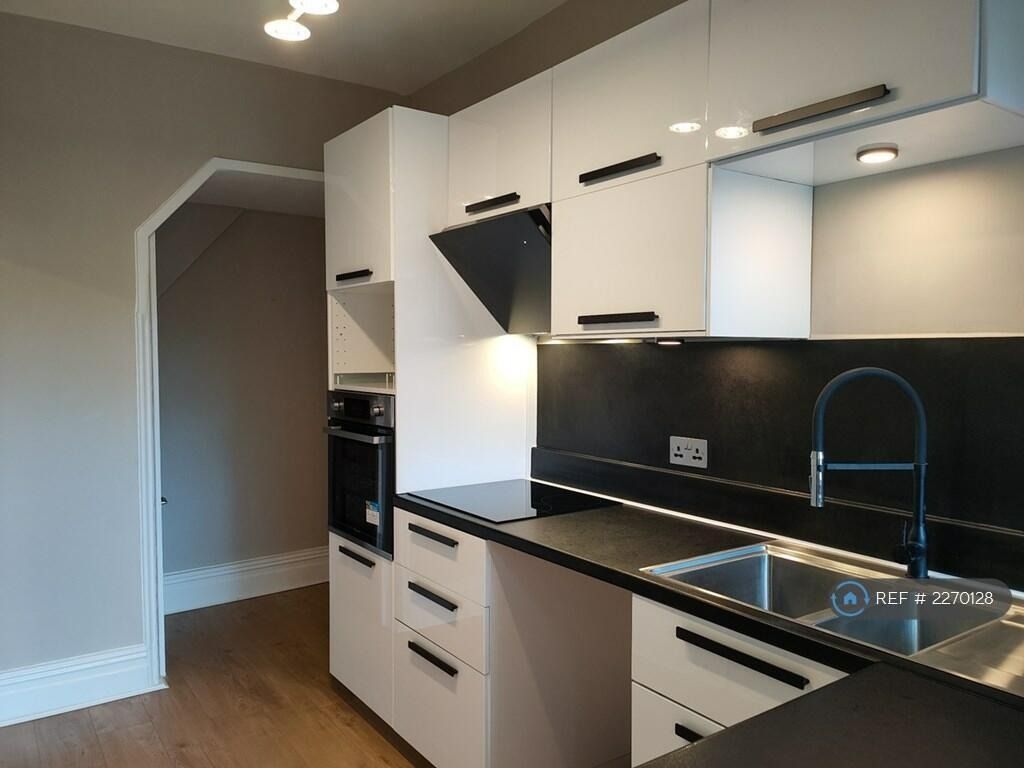 Property photo 3 of 49 4366722