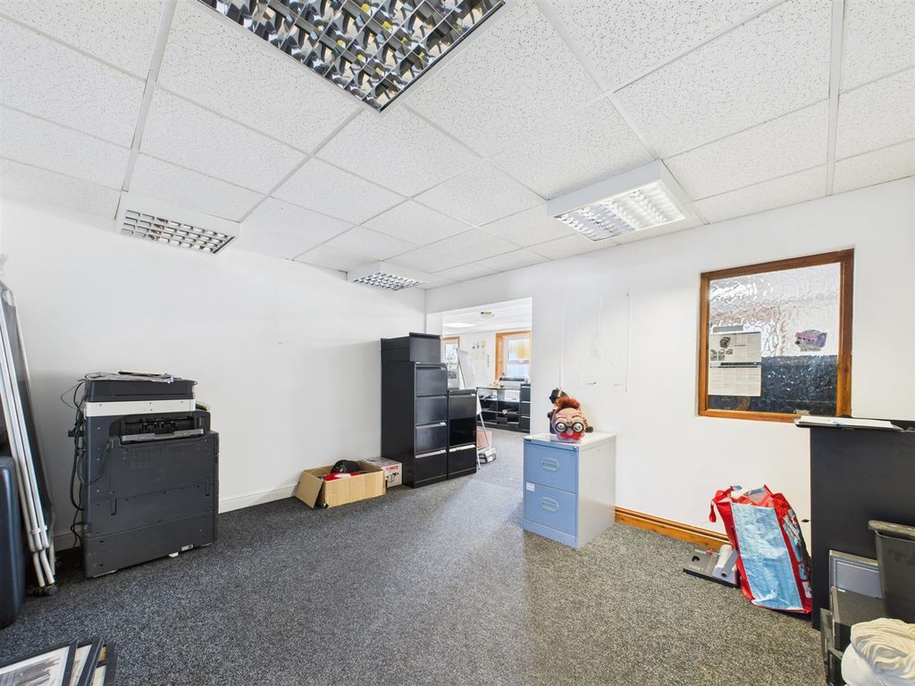 Property photo 3 of 17 Cam03604G0-Pr0077-Still002.Jpg
