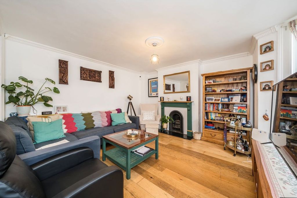 Property photo 2 of 8