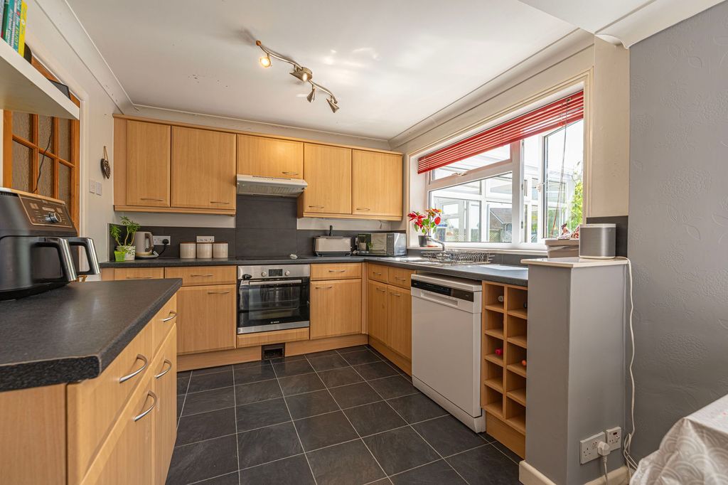 Property photo 2 of 46