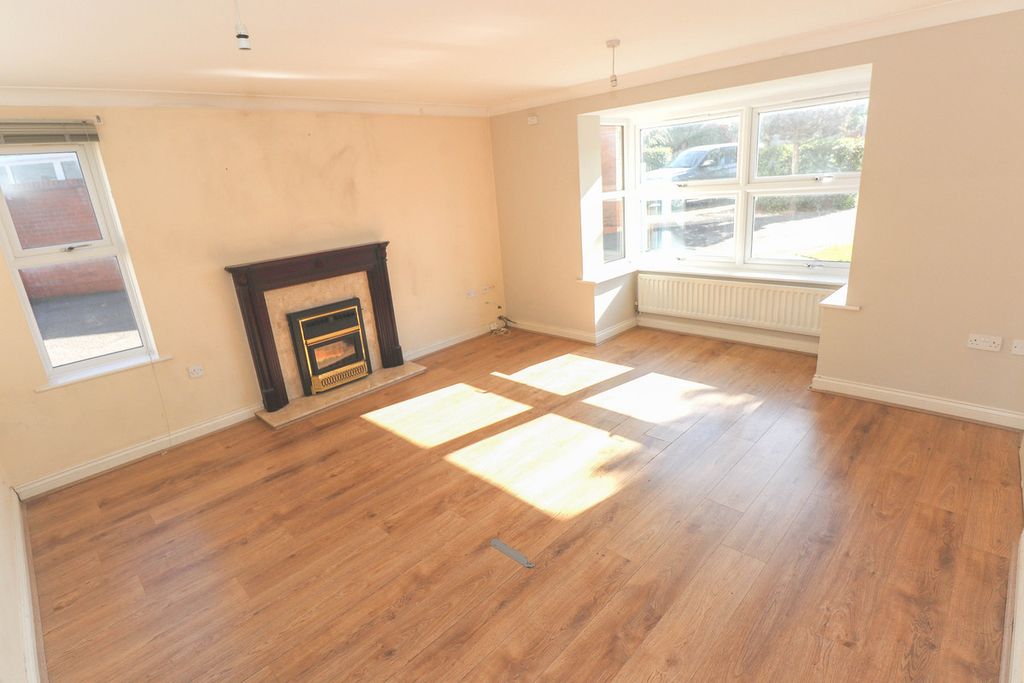 Property photo 3 of 21