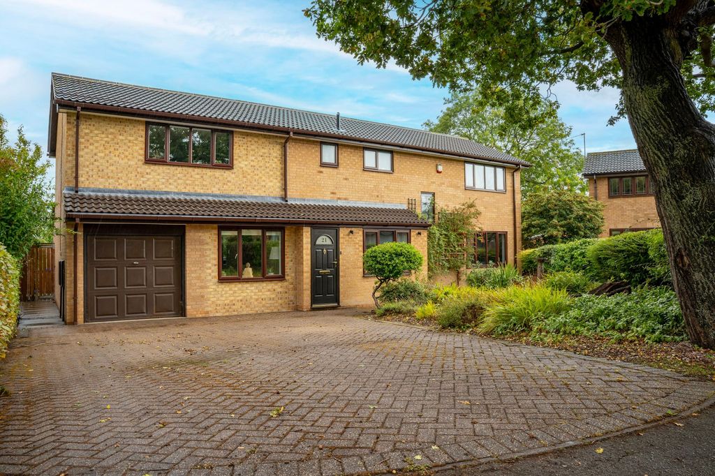 Property photo 1 of 42