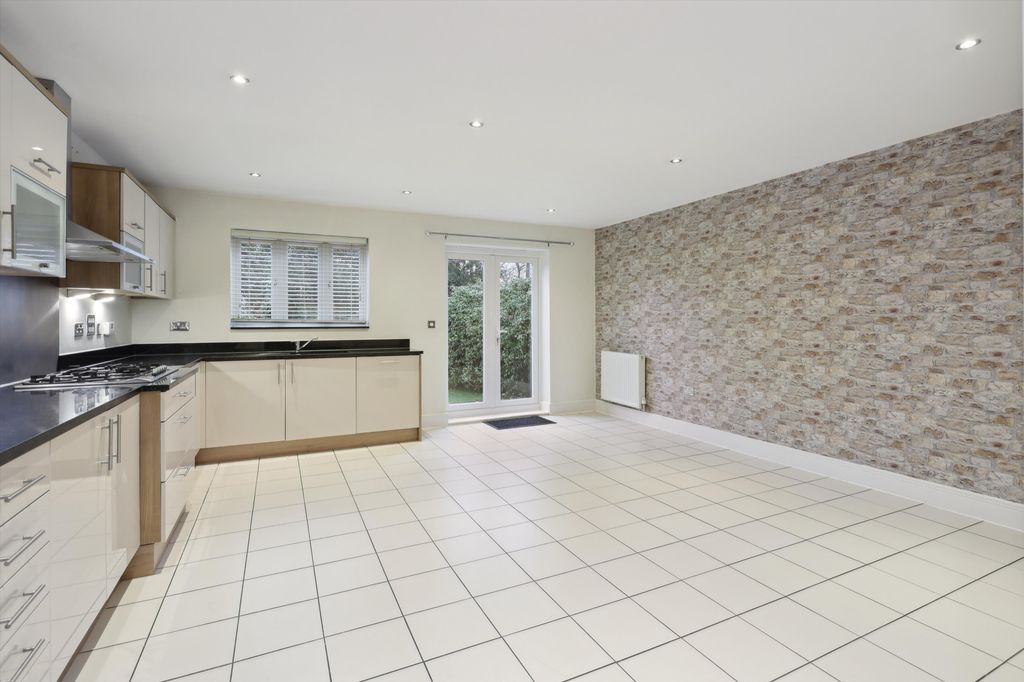 Property photo 1 of 14 Image