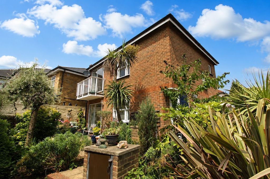 Property photo 1 of 6