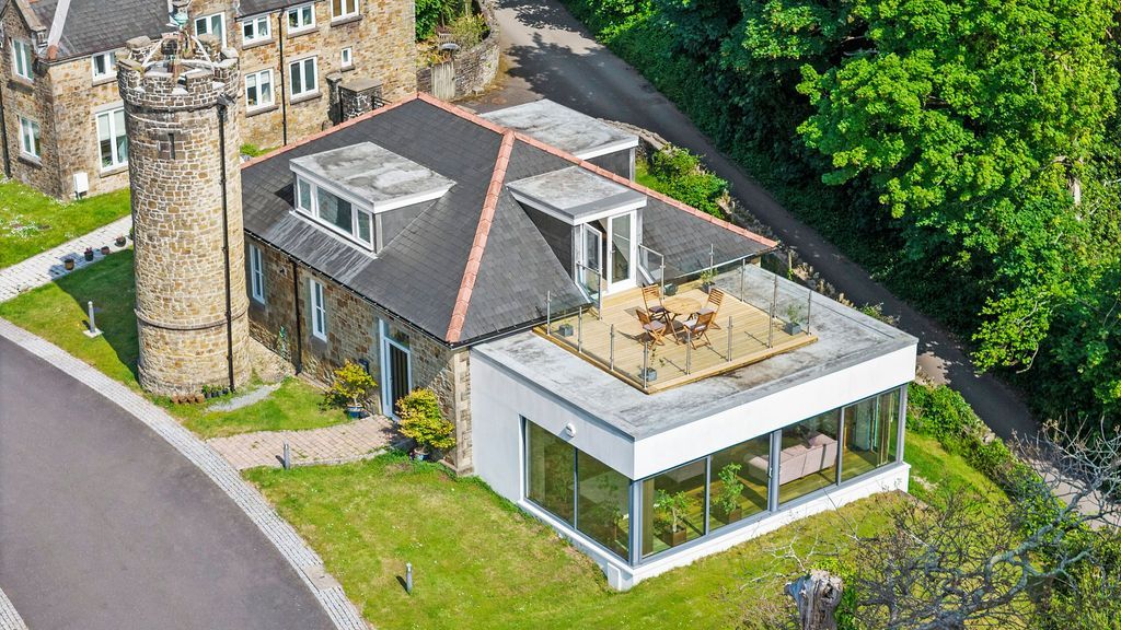 Property photo 3 of 58