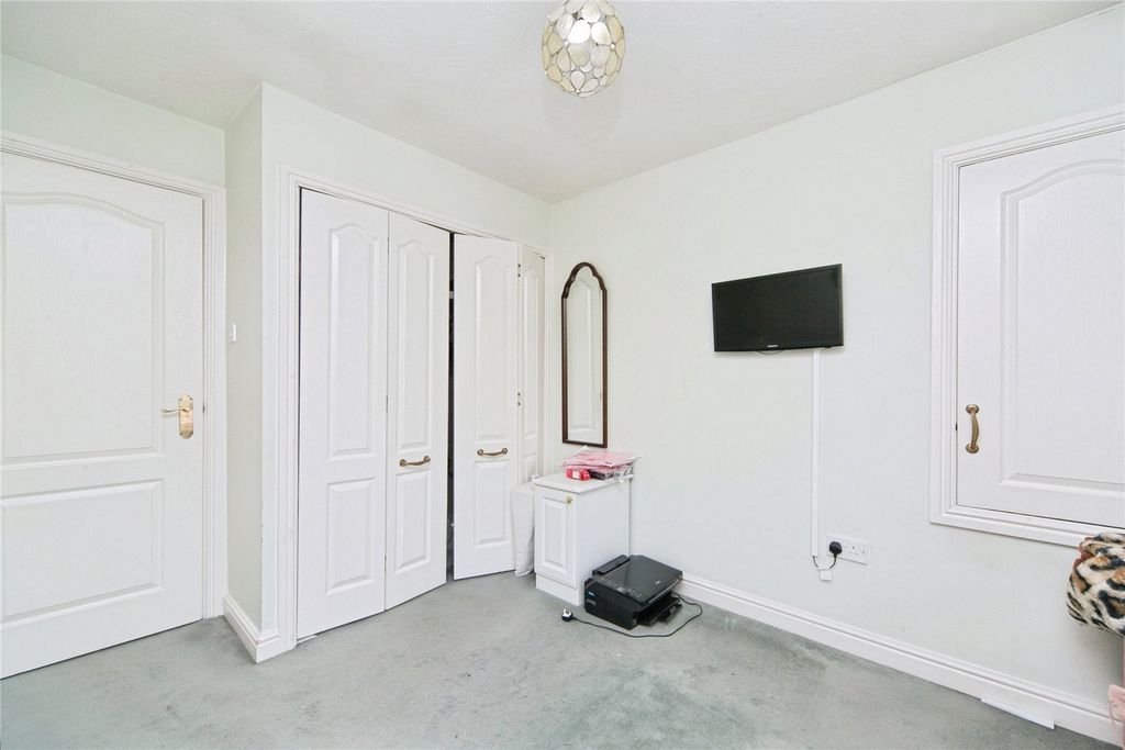 Additional image 8 of 2 bed flat for saleLon Vardre, Deganwy, Conwy LL31