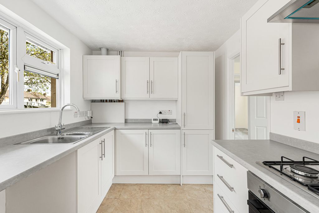 Property photo 2 of 14 Kitchen