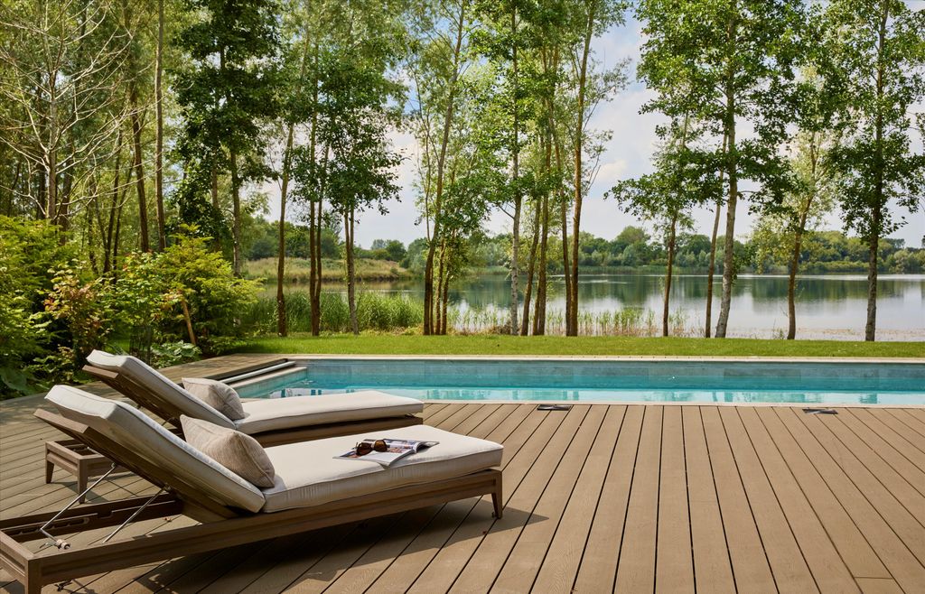 Property photo 3 of 24 Image