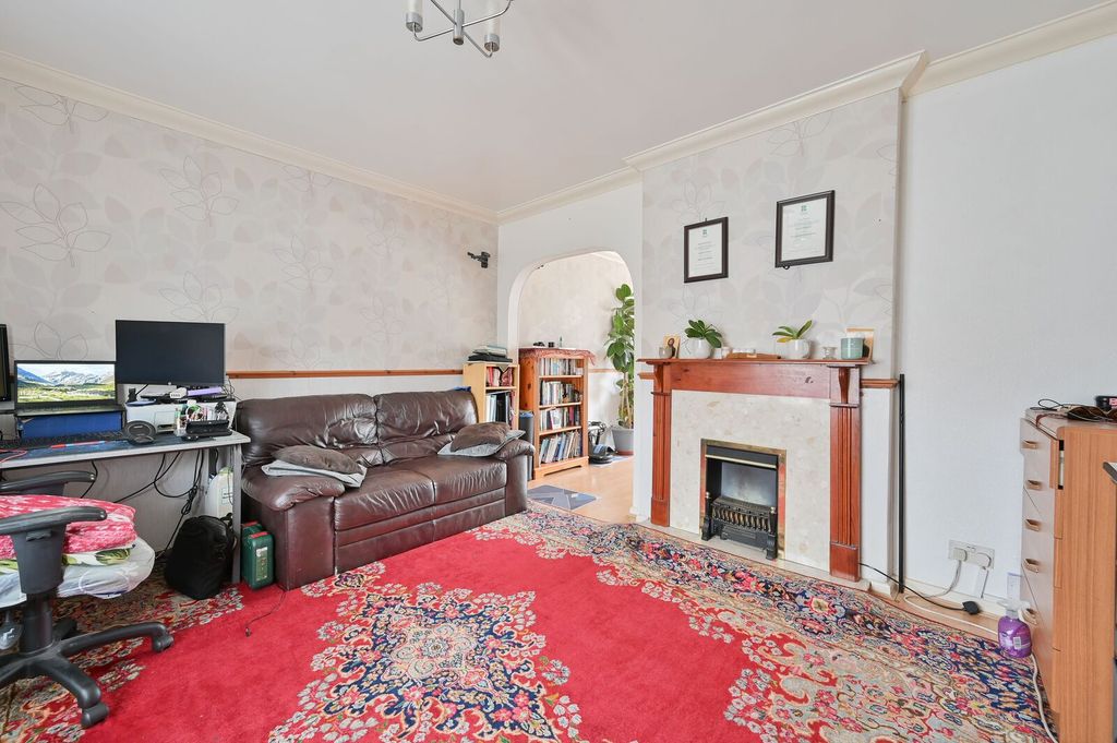 Property photo 3 of 21