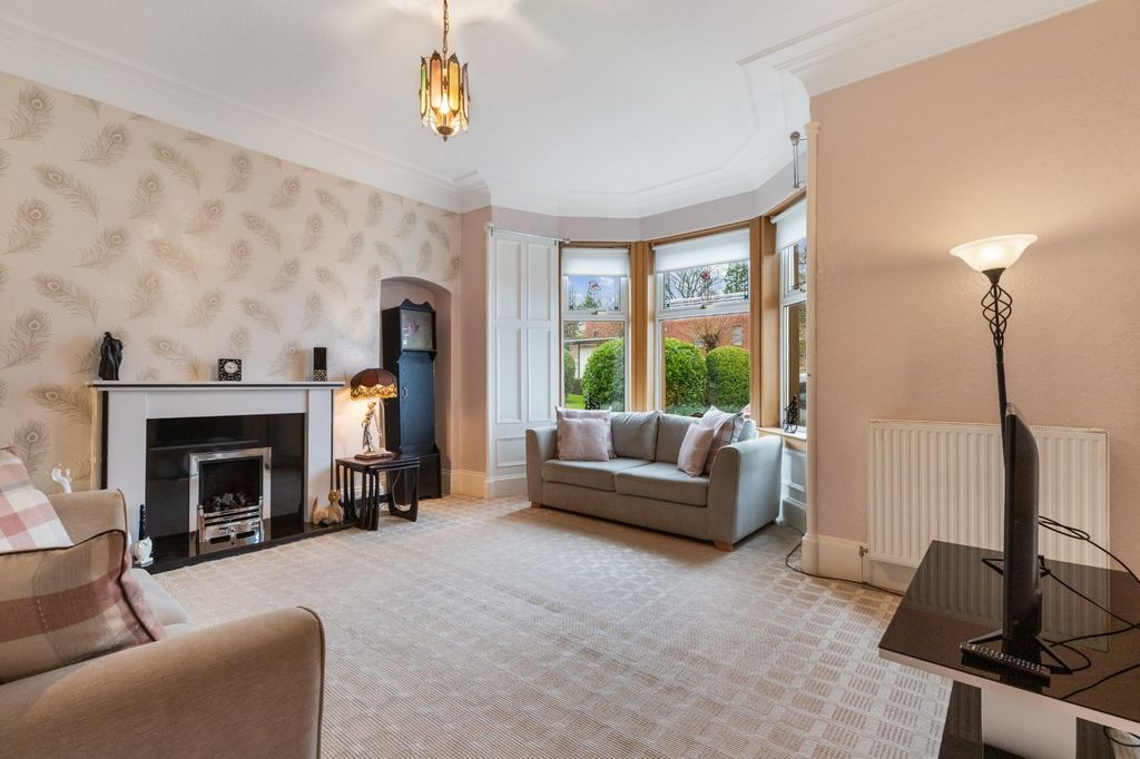 Property photo 2 of 33 Picture No. 24