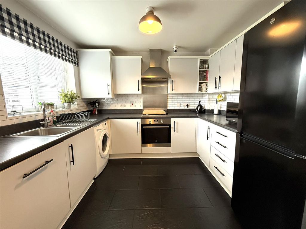 Property photo 3 of 21 63 Priory Kitchen.Jpeg