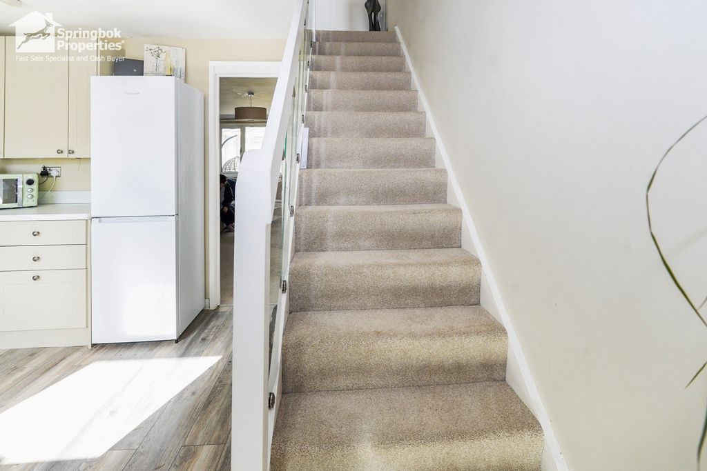 Property photo 3 of 18 Image 2