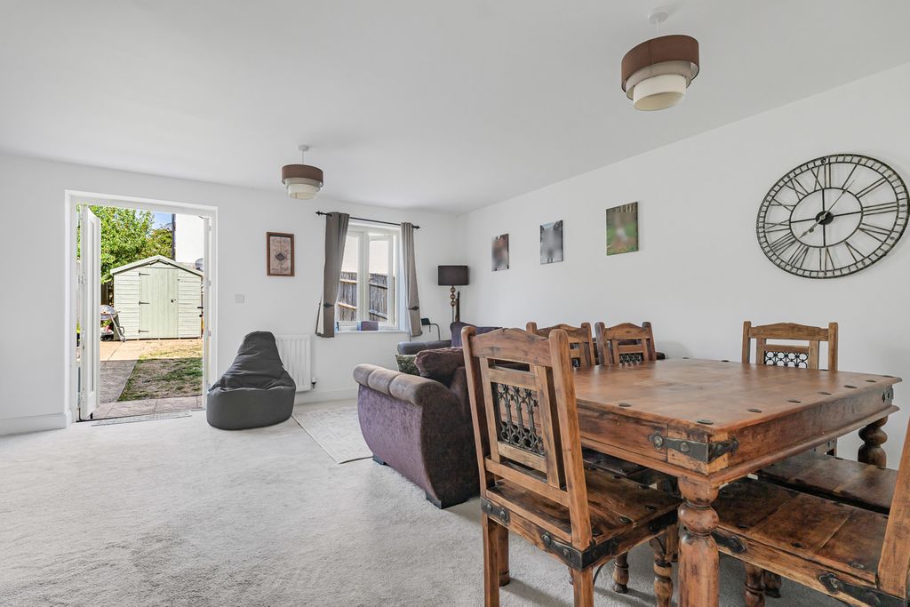 Property photo 3 of 14 Dining Area
