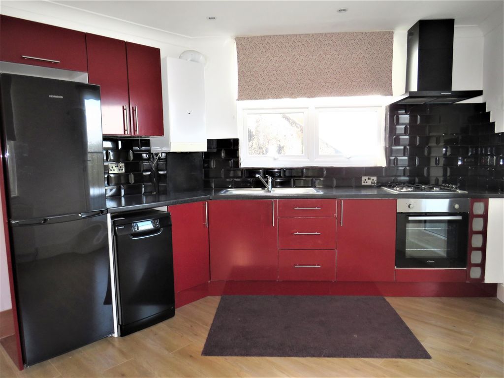Property photo 2 of 7 Kitchen