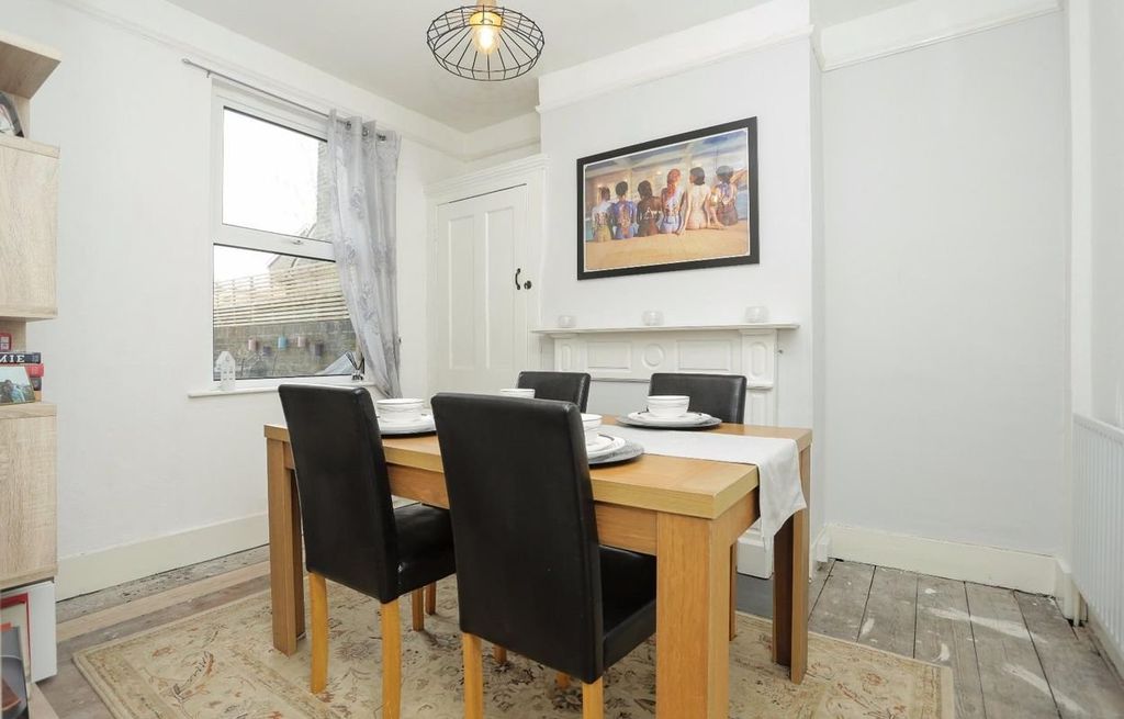 Property photo 3 of 9 Picture 3