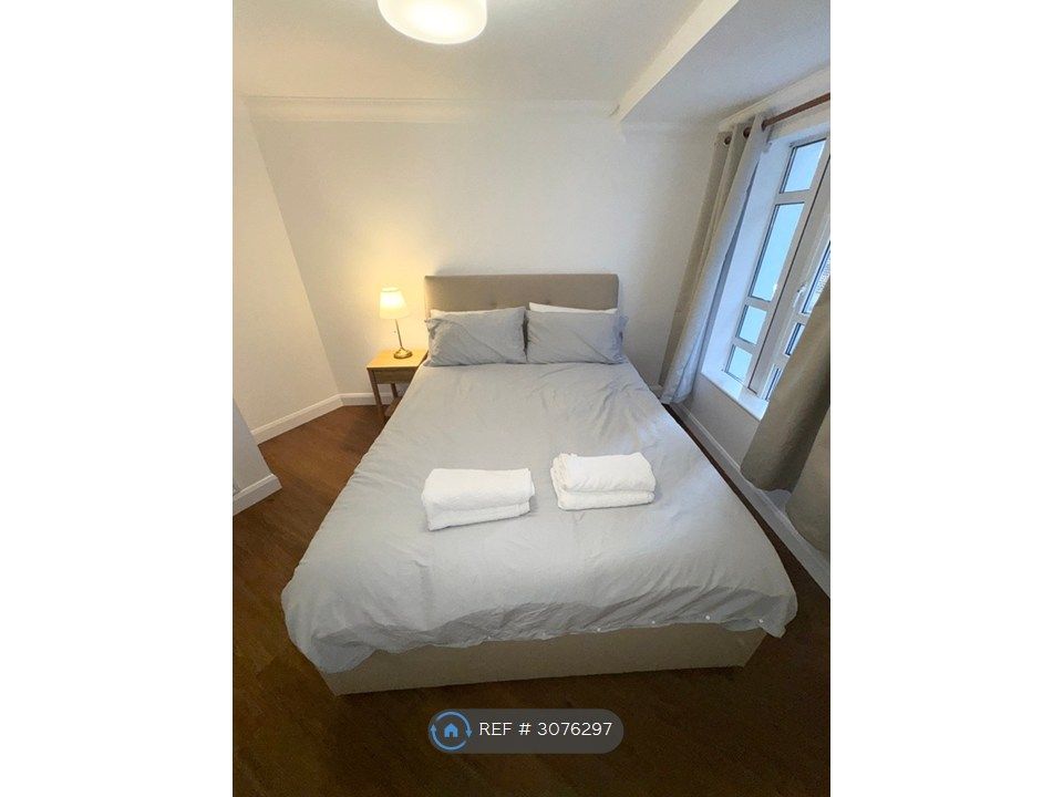 Property photo 2 of 27