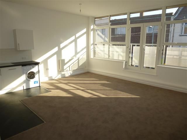 Property photo 1 of 6 Living Room