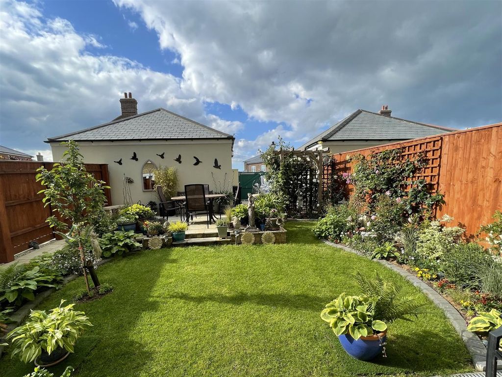 Property photo 3 of 36 Garden 1 (2).Jpg