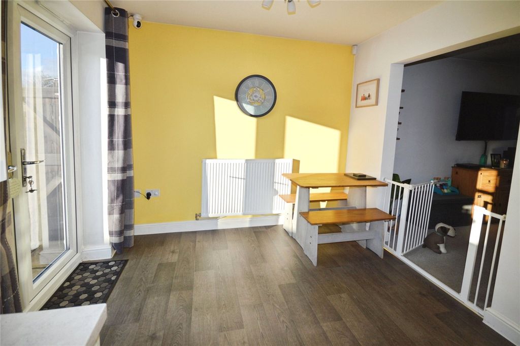 Property photo 3 of 16 Kitchen/Dining Room