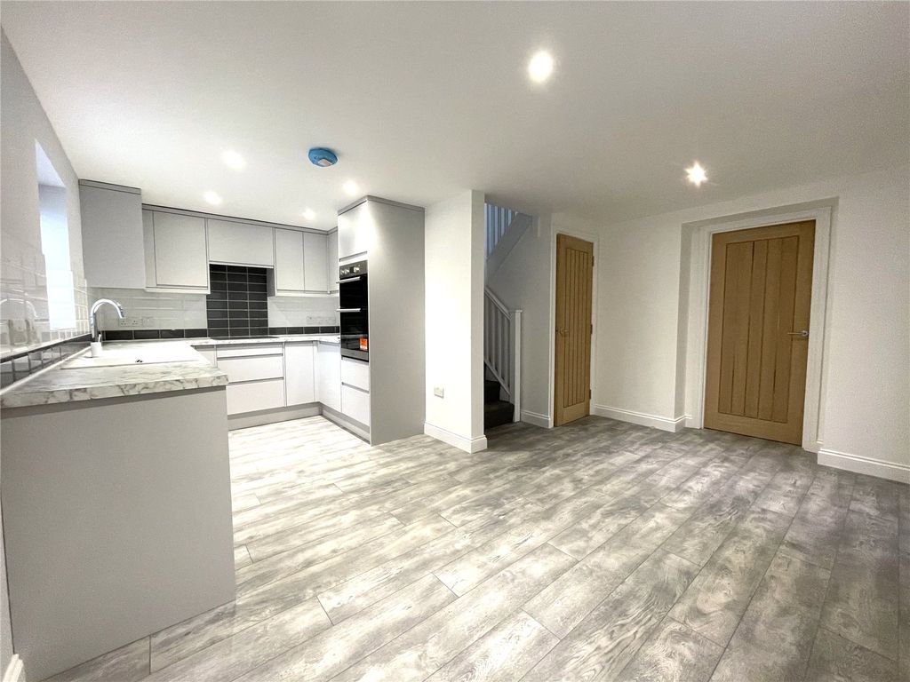 Property photo 2 of 11 Picture No. 05