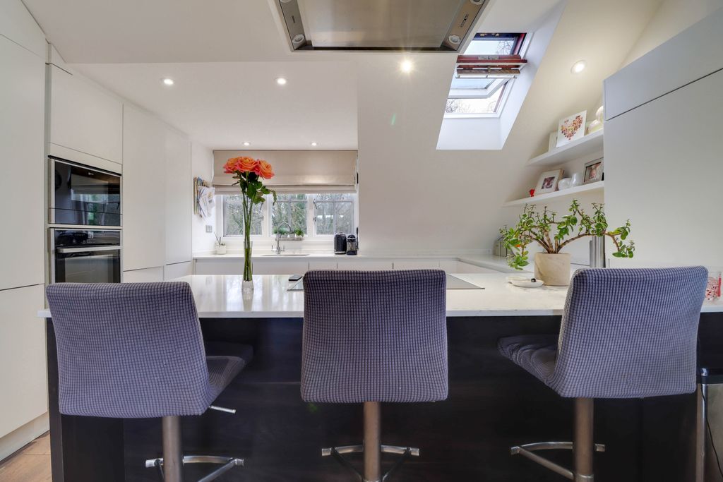 Property photo 3 of 11 Kitchen/Dining/Living Room