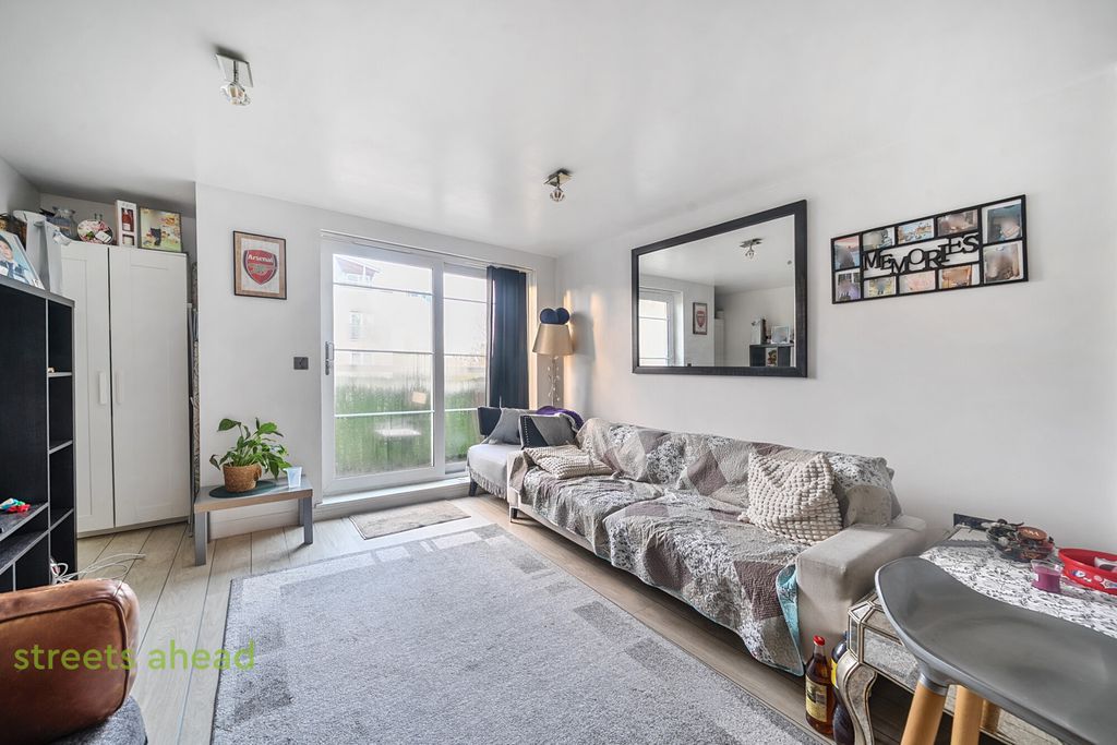 Property photo 1 of 18 E23433Da-E04c-4c5...