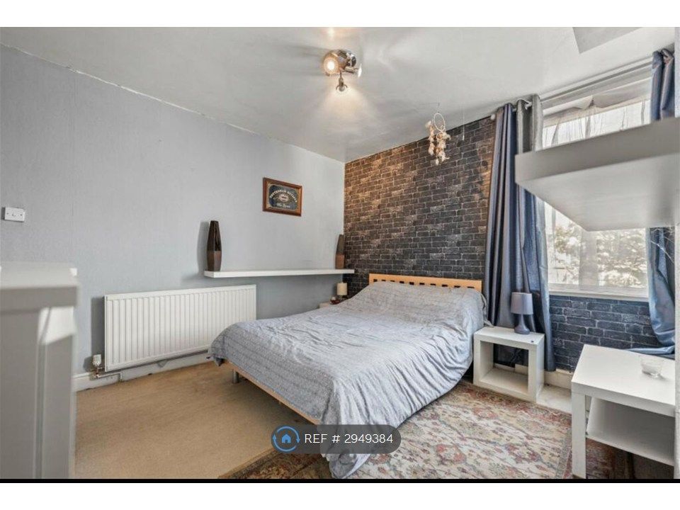 Property photo 3 of 5